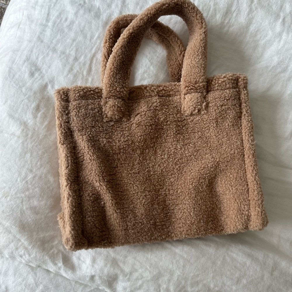 Velvet By Graham & Spencer Small Cozy Faux Shearling Bag - Picture 3 of 6